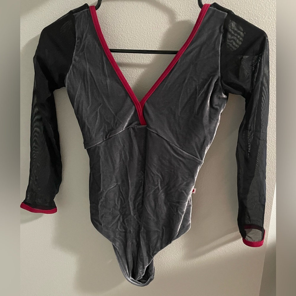 NEW Yumiko “Alicia” grey velvet, red trim, black mesh 3/4 sleeve